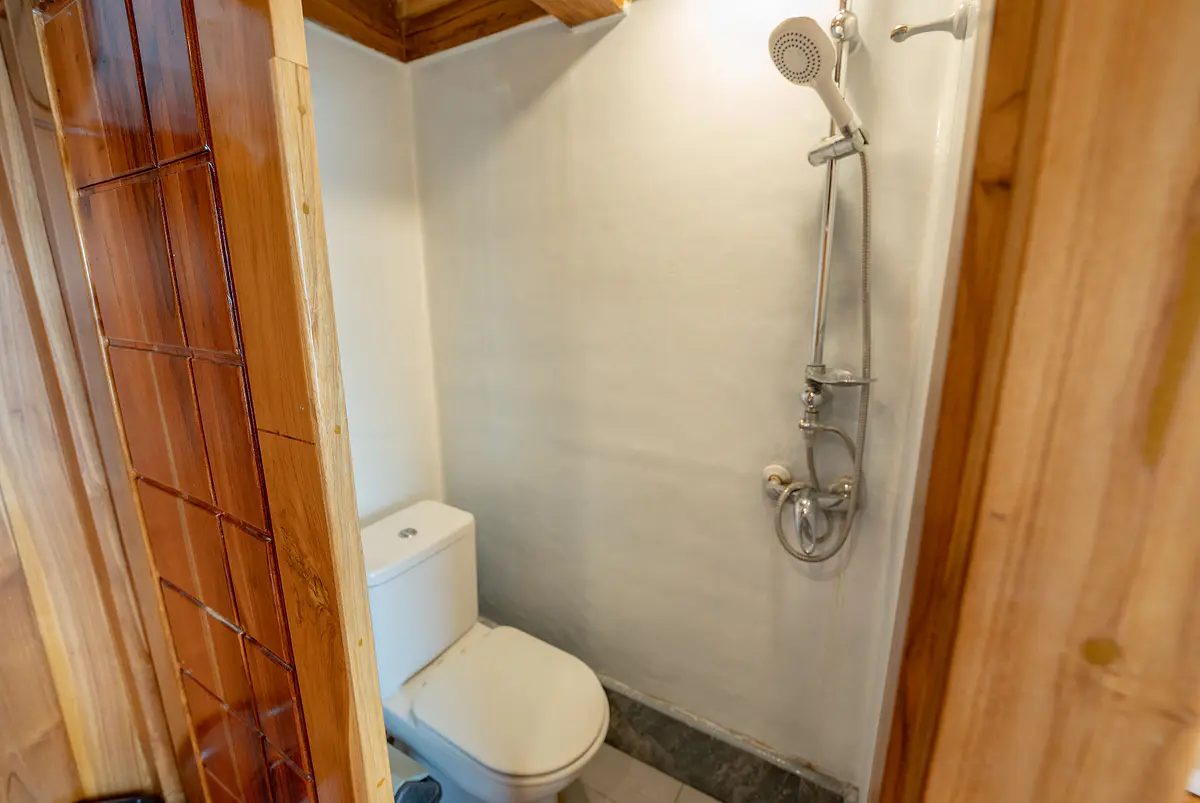 Guest Cabin - Image 1
